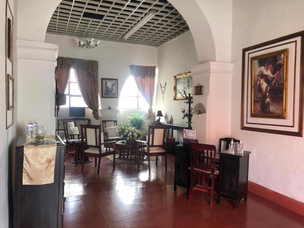 Hostal La Espanola Parras Паррас-де-ла-Фуэнте Экстерьер фото